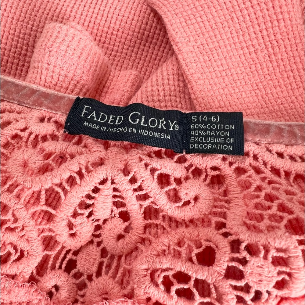 Y2K vintage thermal henley top with crochet lace size Small peach melon color - Picture 5 of 5